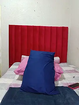FreakyAngel3X live cam on StripChat
