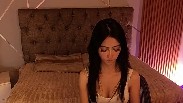 Coralinnee_ webcam