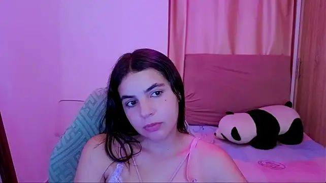 _elenna live cam on StripChat
