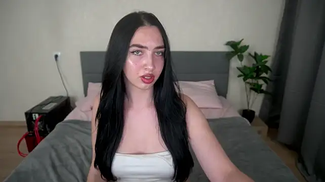 WildKittenX_ live cam on StripChat