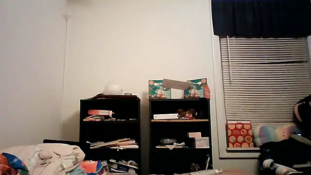 starlight1983 live cam on StripChat