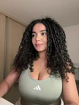 curlyierr (F young) - Undress and get naked