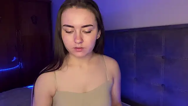 SelenaBrook live cam on StripChat
