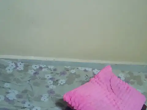 dreamgodess live cam on StripChat