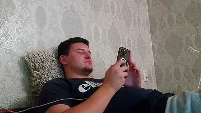 miki_lav1 live cam on StripChat