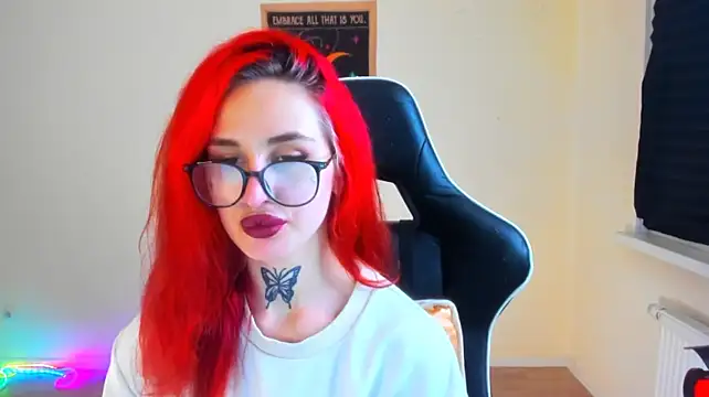 your_tora live cam on StripChat