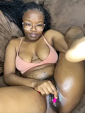 YummyMelanin117 live cam on StripChat