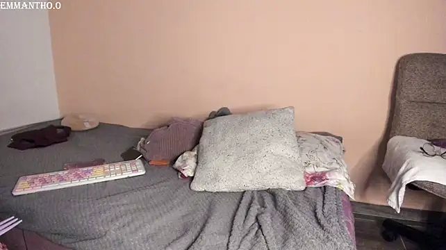Emmantho live cam on StripChat
