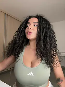 Curlyierr live cam on StripChat