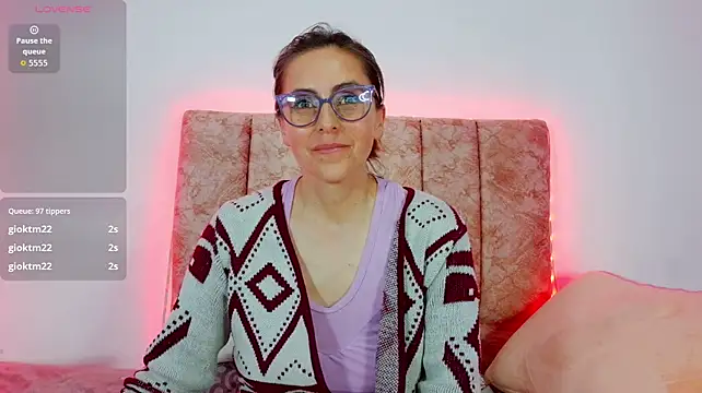 Ava_Raye live cam on StripChat