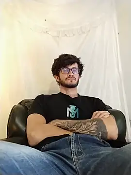 Loggan_donnelly live cam on StripChat