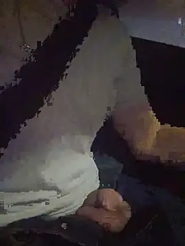 Spunwhiteboy317 live cam on StripChat