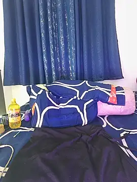 hot-honey-girl live cam on StripChat