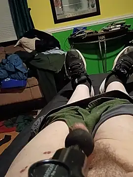 mcwire9 live cam on StripChat
