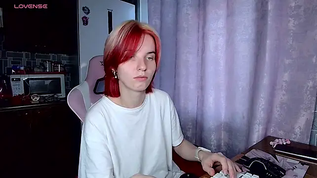 Madelaineses live cam on StripChat