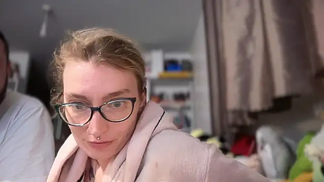 harleyblair (Ask my age) - take my clothes off