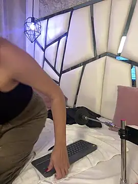 Julieta_Vegah webcam