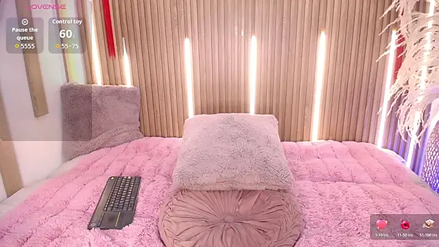 Christine_Wild webcam