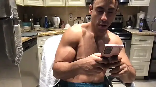 BigGuyMuscle webcam