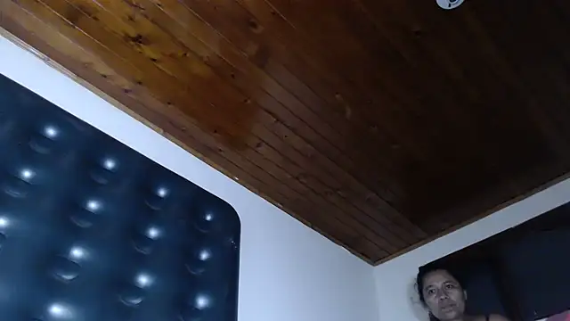 adrixxx38 webcam