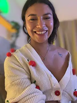 CocoaGigiMuse live sex cam