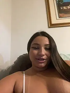 julia_moreira webcam
