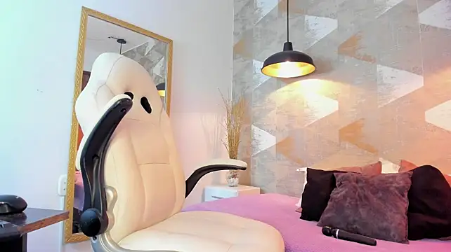 LalilaBrunettee live sex cam