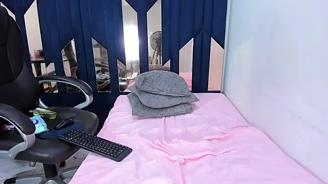Aisha_hotts777 webcam