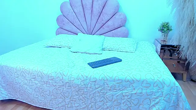 MelodyPrice live cam on StripChat