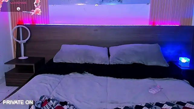 samanthaa_moon webcam