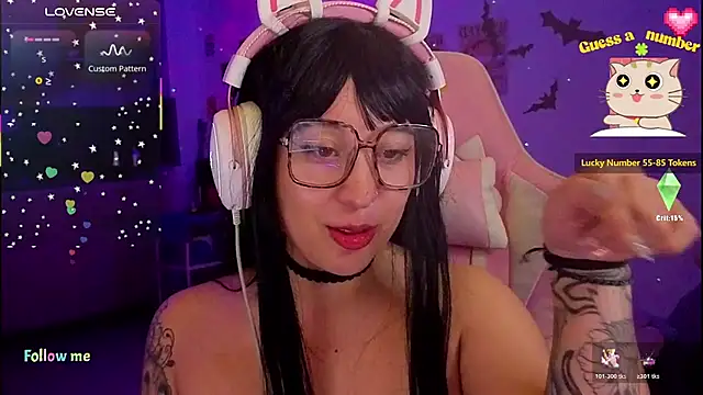 Celeste_Bauman webcam