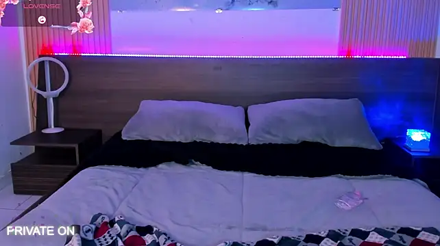 samanthaa_moon webcam