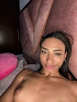 Mia-Lorette webcam