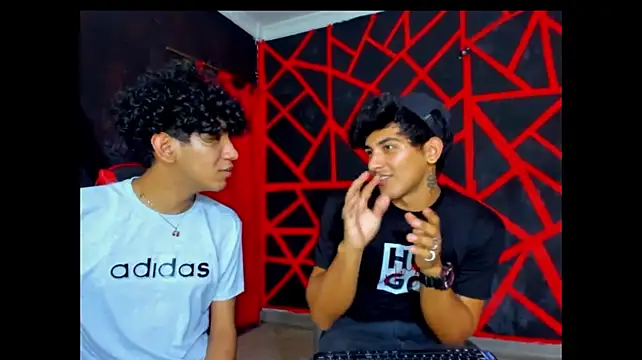 FRIENDS_LATINOS webcam