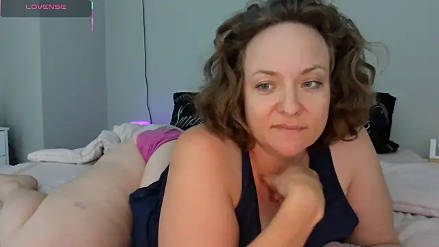 julimonroe webcam