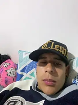 jhuan99 live cam on StripChat