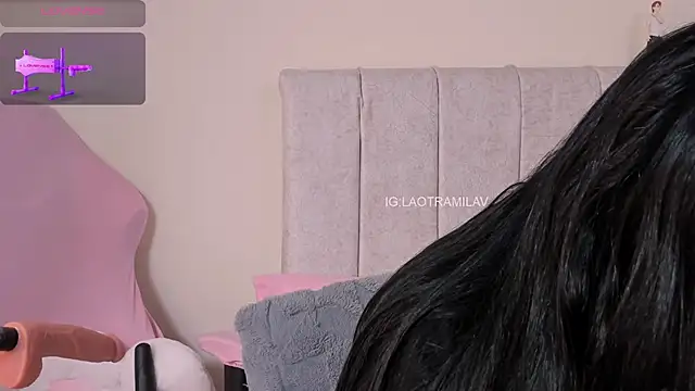 MilaVelour webcam