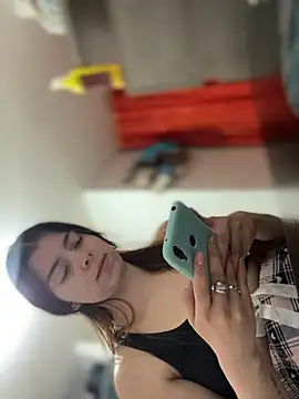 Cloew_Marz webcam
