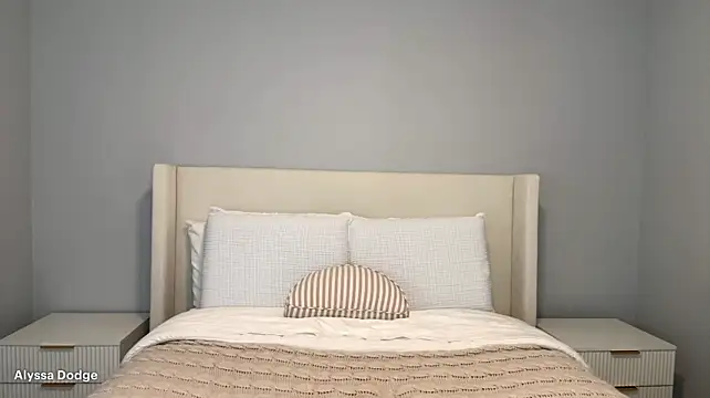 AlyssaDodge webcam