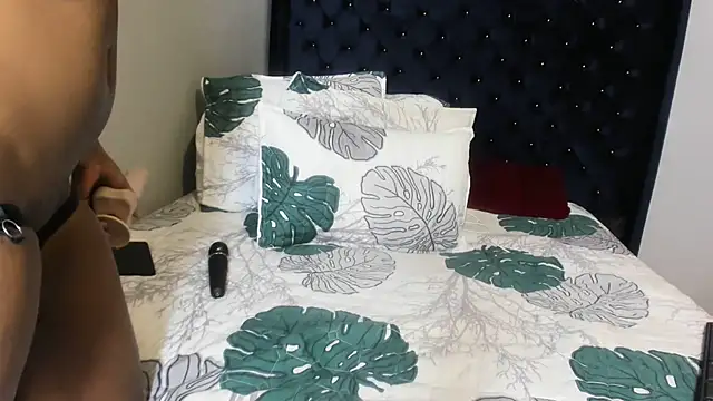 ConnieSmall24 live cam on StripChat