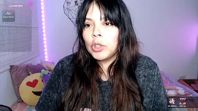 EllieMoonX live webcam