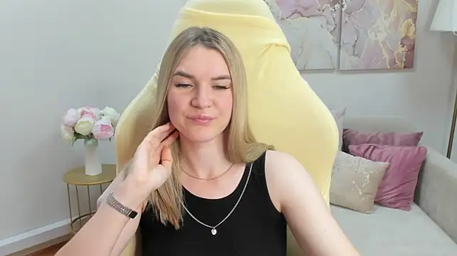 RoxyReignn live cam on StripChat