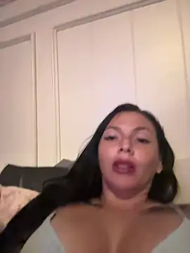 TaylorRoseXo live cam on StripChat