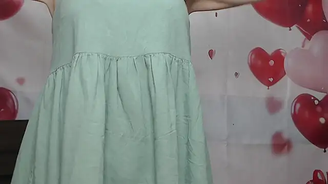 EmiliaGree live cam on StripChat