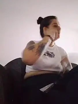 fernandar2025 (G milf) - 🍒tits out in the street👅❤️