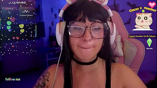 Celeste_Bauman webcam