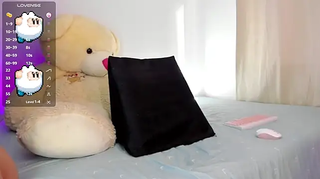 Hazel_Rossi webcam