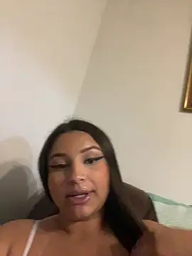 julia_moreira webcam