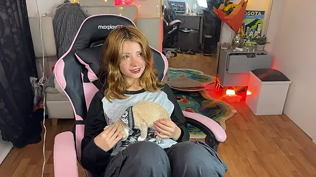 ari_kat webcam