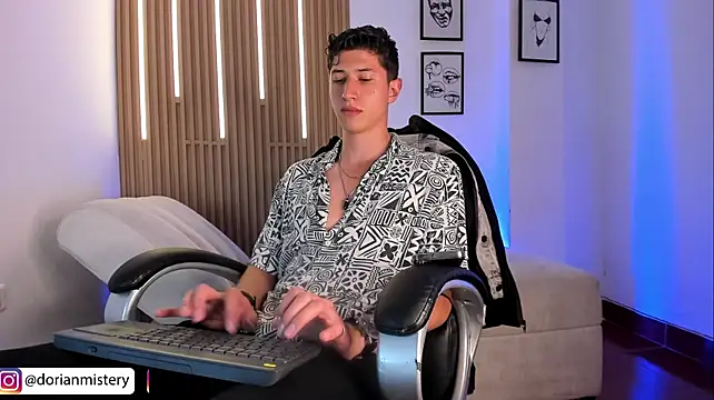 Dorianmistery2322_ webcam